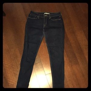 Levi dark wash skinny jeans
